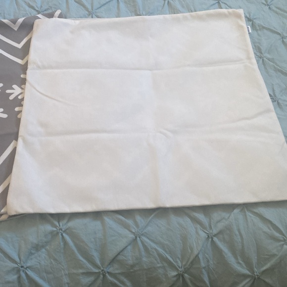 HWY 50 Holiday Snowflake Pillow Cover Shams. 20X20 Set of 4. - Picture 6 of 7